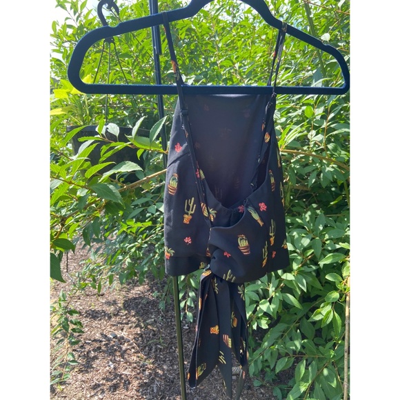 Succulents Tie-in-Back Crop Top - Picture 7 of 10